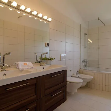 Villa Luxurious In With Swimming Pool Skabrnje