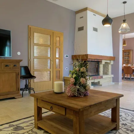 Villa Luxurious In With Swimming Pool Skabrnje