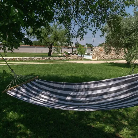 Luxurious In With Swimming Pool Skabrnje