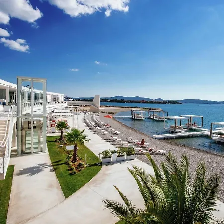 Luxurious In With Swimming Pool Villa *
