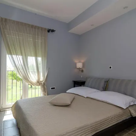 Villa Luxurious In With Swimming Pool Skabrnje