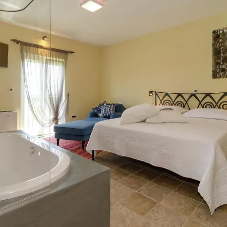 Villa Luxurious In With Swimming Pool *
