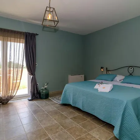 Luxurious In With Swimming Pool Villa *