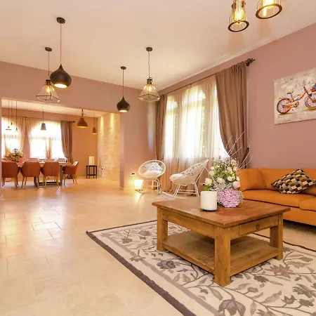 Luxurious In With Swimming Pool Villa Skabrnje